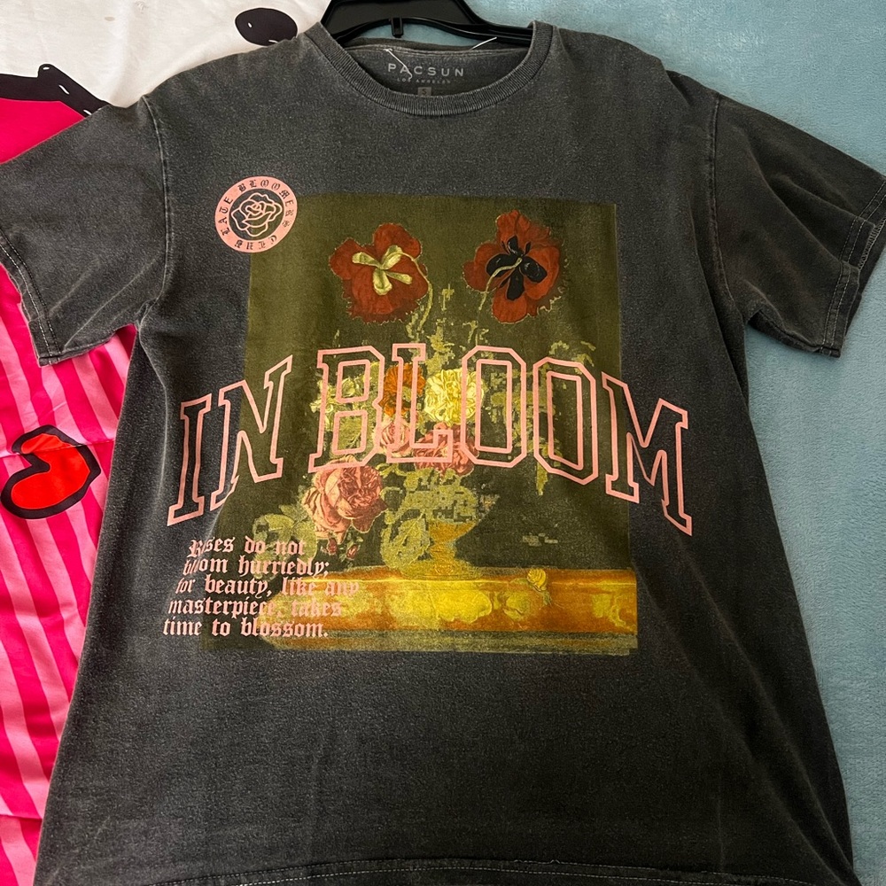 (NEW) PACSUN (S) GRAPHIC SHIRT GET NOW WHILE CHEAP‼️ SHIP FAST